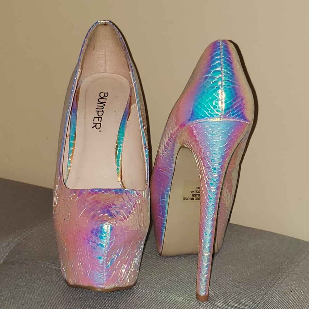 Platform heels... - Picture 2 of 4